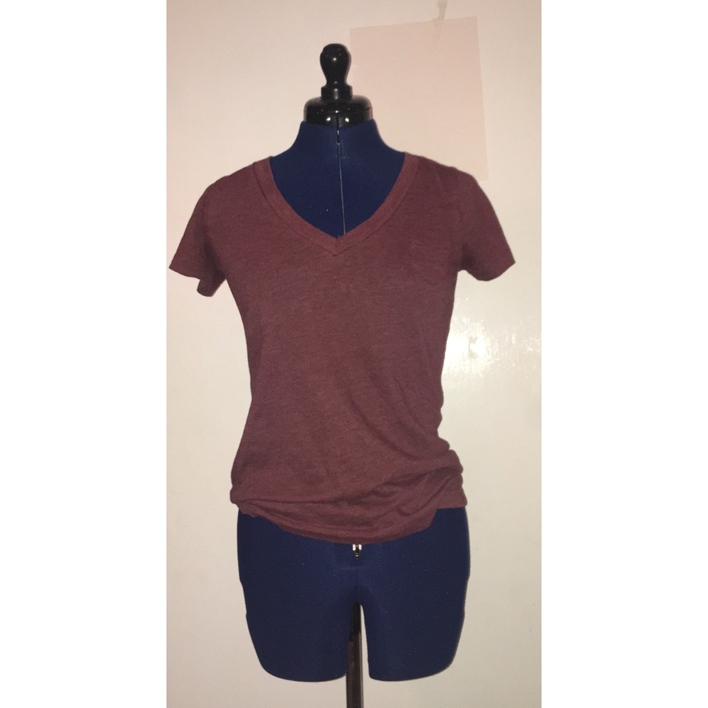 Maroon v-neck boyfriend tee